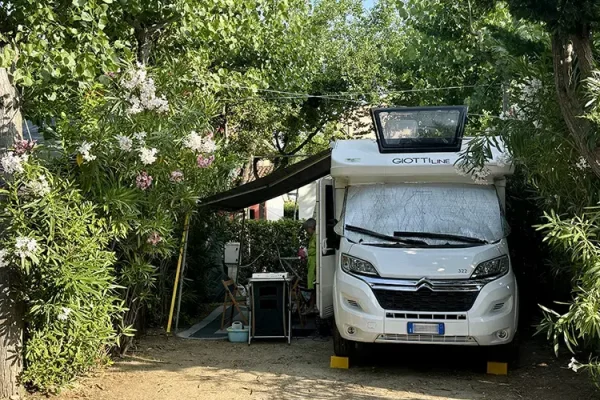 camping-carouan-giuliano-lido-abruzzo-piazzola-camper